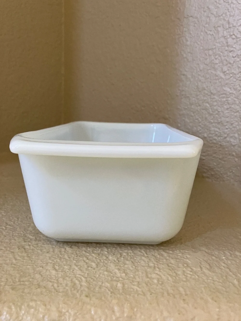 PYREX Vintage Loaf Bread Pan White Blue Snowflake No 913 -  8.5